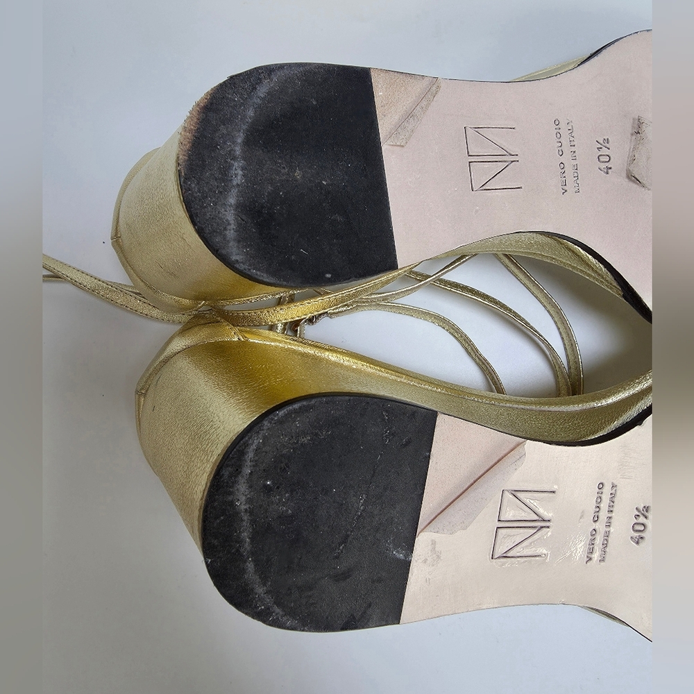 Tamara Mellon Nappa Metallic Gold Strappy Wedge Heels Size 40.5 - Picture 10 of 16